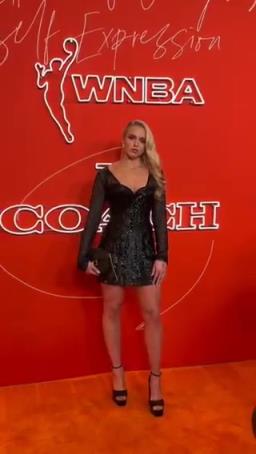 海莉選秀夜紅毯秀，人氣和顏值在這屆都是數(shù)一數(shù)二